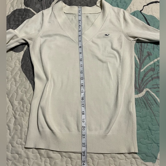 • Vineyard Vines White Sweater V-Neck - Picture 8 of 11